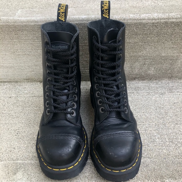 Dr Marten boots - Picture 2 of 4